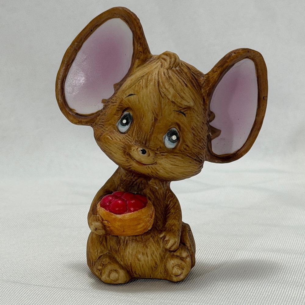 Vintage Brinn's Mouse‎ Figurine Big Ears Holding Apples Cute Woodland Cottage